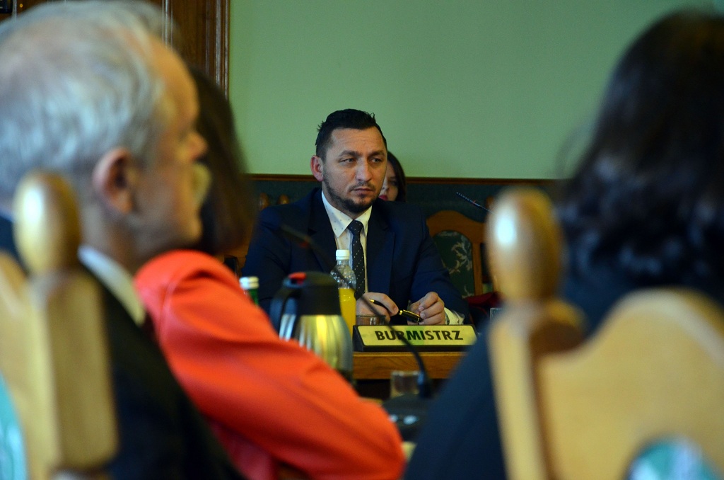 Znamy zarobki nowego burmistrza - Zdjęcie główne