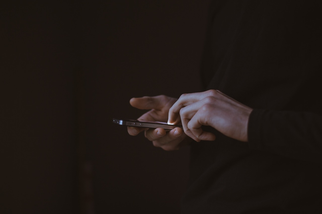 Psychologiczne wsparcie w czasie izolacji - dostępne m.in. przez internet - Zdjęcie główne