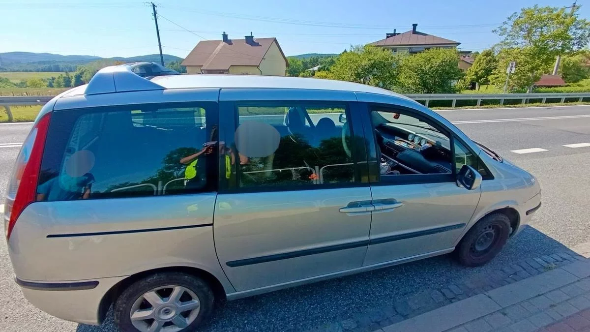 Pijany kierowca z dziećmi w aucie zatrzymany w Jasienicy Rosielnej. Miał prawie 2 promile alkoholu - Zdjęcie główne