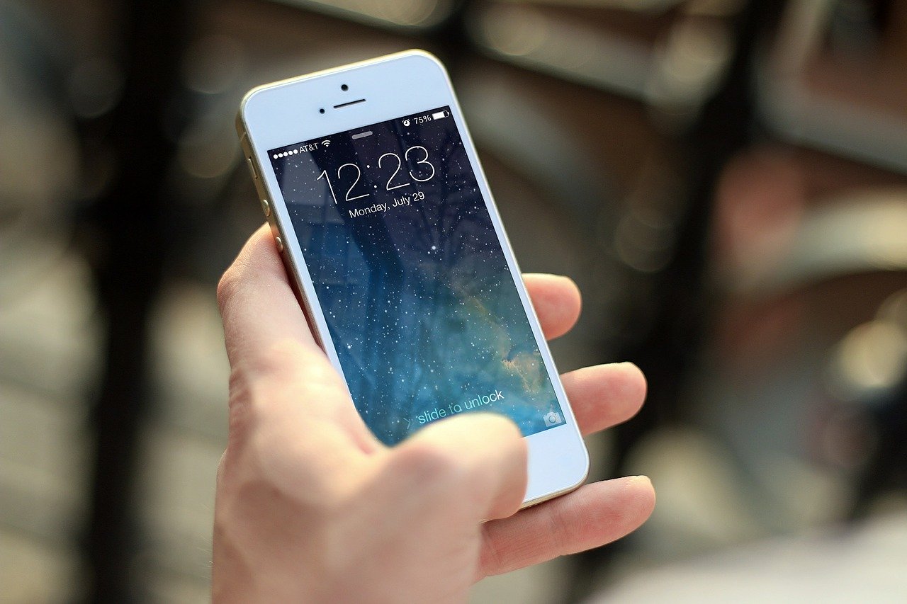 PRZEMYSKIE: Ukradł telefon - tłumaczył się że go znalazł, odblokował i zaczął używać - Zdjęcie główne