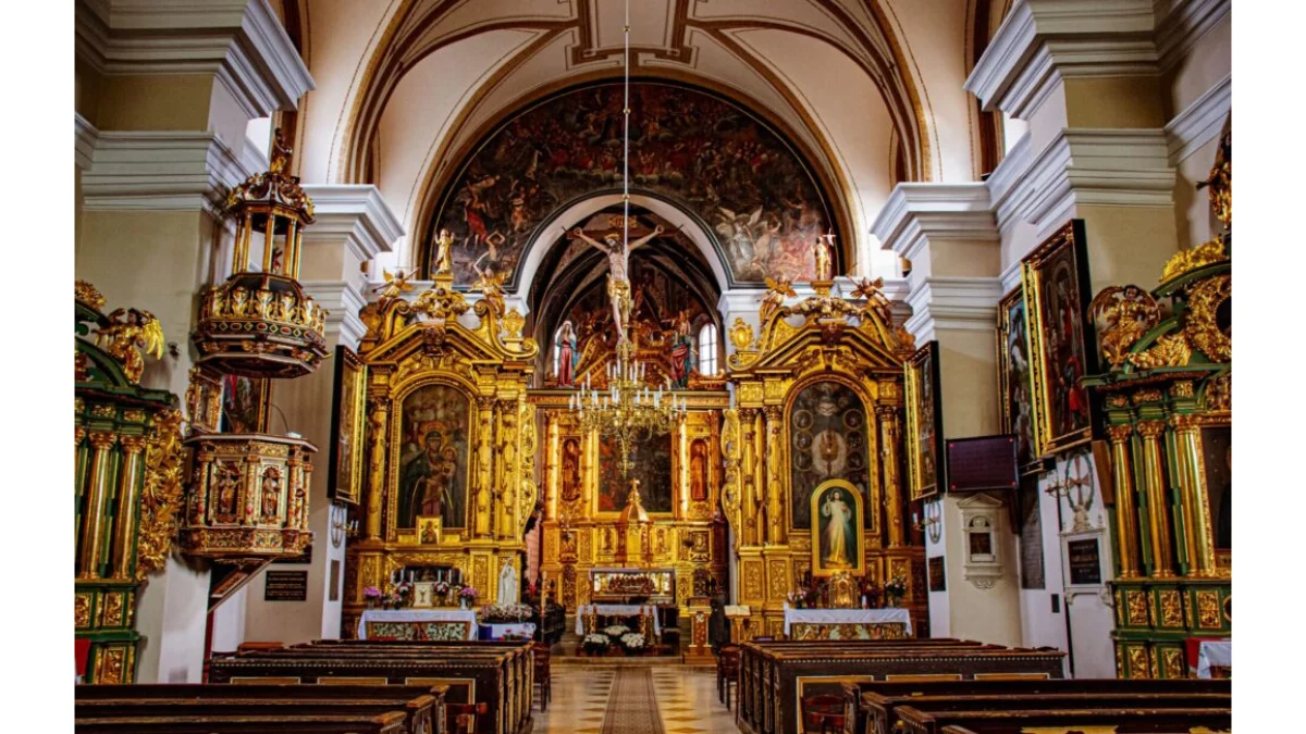 Wtargnął do kościoła i zniszczył księgę liturgiczną. Kolejny akt wandalizmu w świątyni - Zdjęcie główne