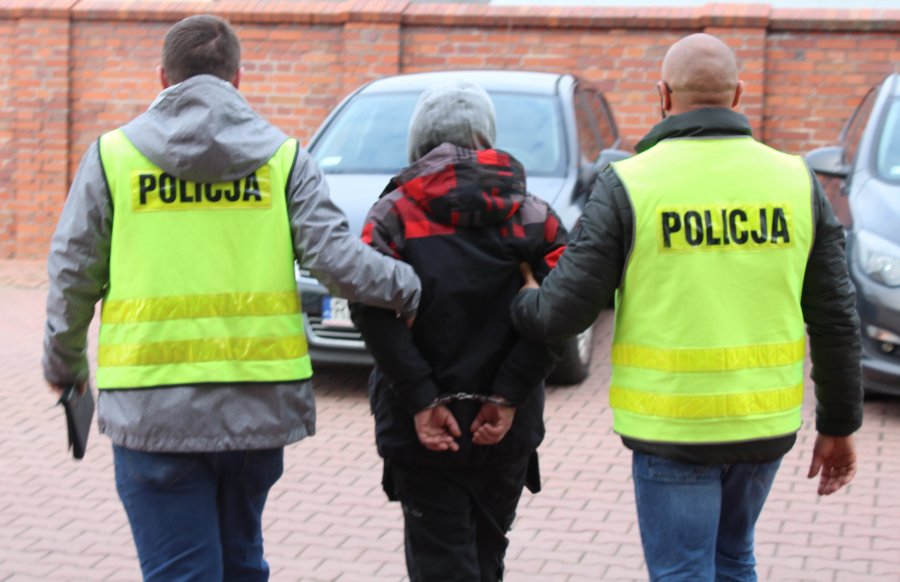BRZOZÓW: Marihuana, mefedron i kryształy. Policja zatrzymała handlarzy narkotykami [ZDJĘCIA] - Zdjęcie główne