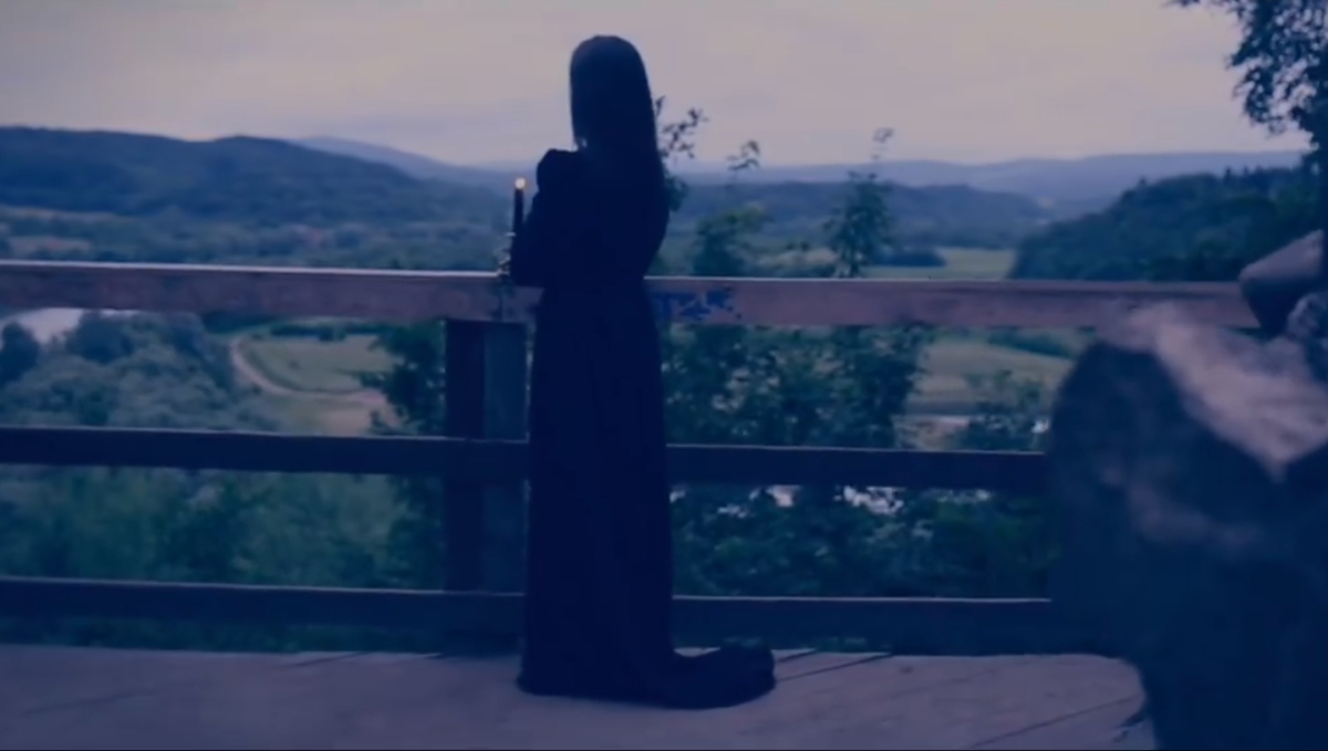 Zwiedzaj Lesko w towarzystwie legendarnej Czarnej Damy [VIDEO] - Zdjęcie główne
