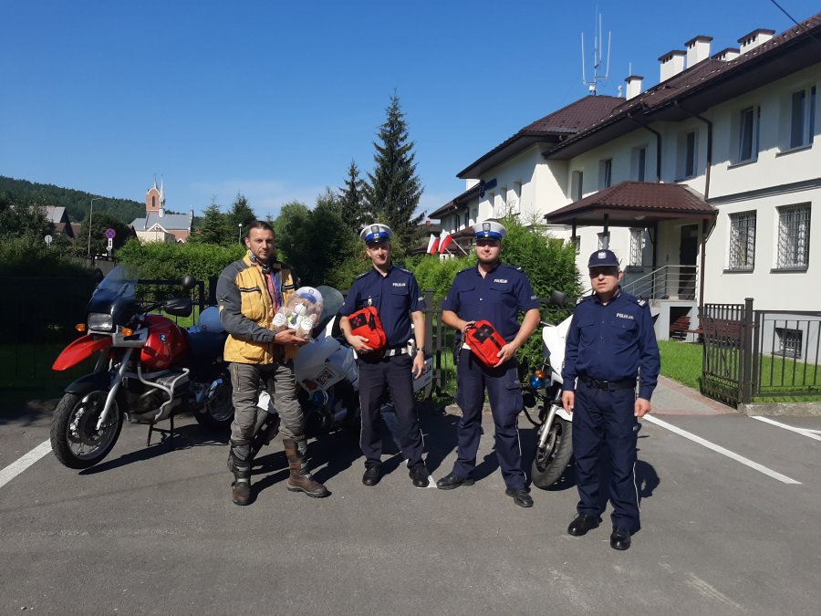 Ustrzyki Dolne. Policjanci otrzymali apteczki motocyklowe [FOTO] - Zdjęcie główne