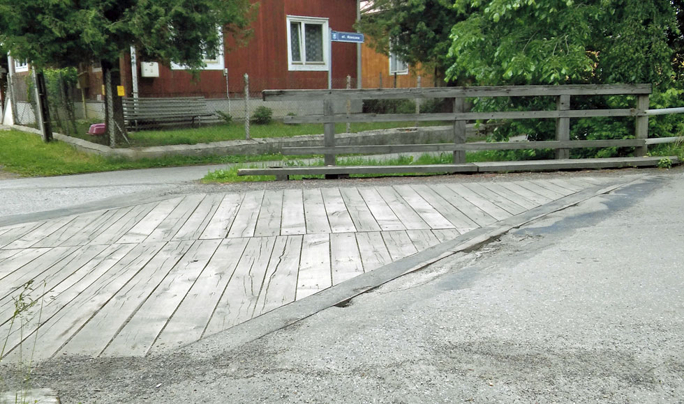 Dziurawy most - Zdjęcie główne