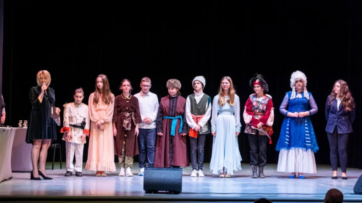 „Kurtyna wyobraźni 2025” – przegląd teatralny i gala nagród w Sanockim Domu Kultury - Zdjęcie główne