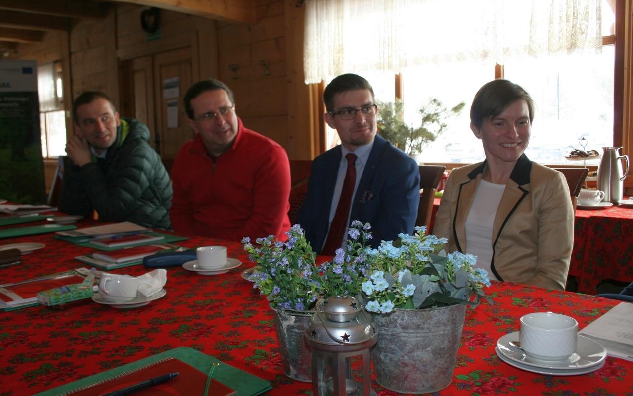 Dwustronne spotkanie mediacyjne "Planowanie zabudowy i zagospodarowanie terenu na obszarze Natura 2000 Bieszczady" FOTO - Zdjęcie główne