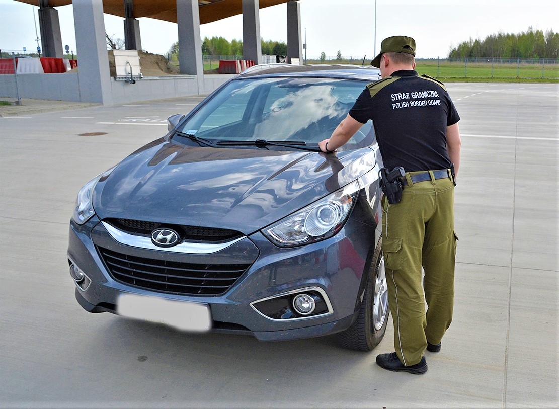 Zatrzymano skradziony pojazd oraz części z Tesli - Zdjęcie główne