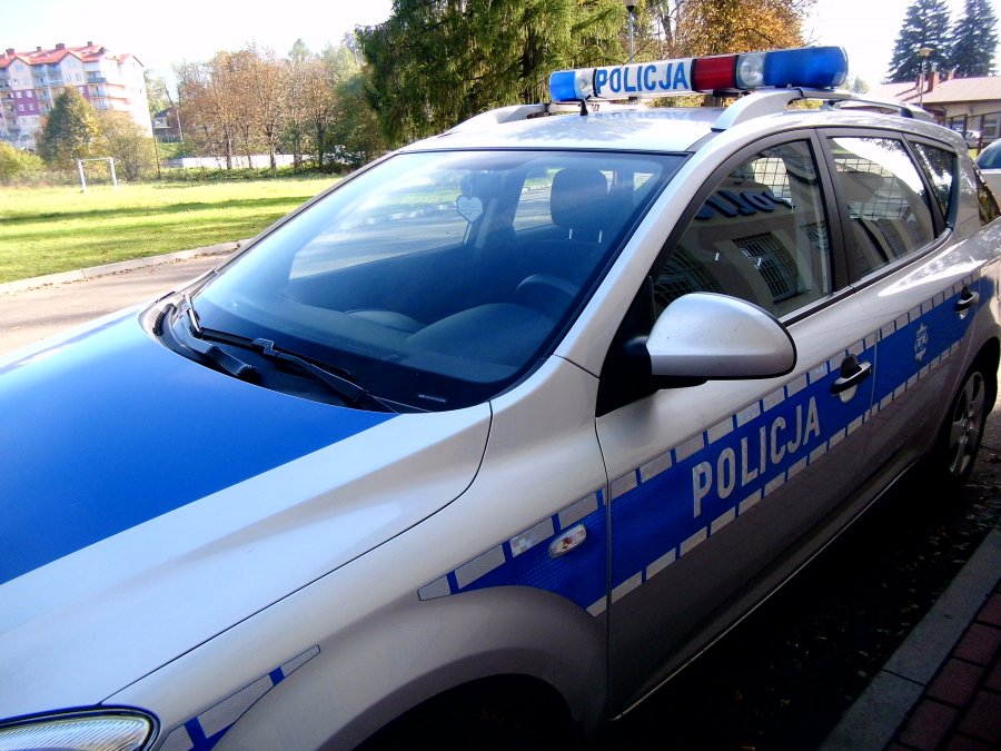 Nie zapłacił za taksówkę i uciekł. Znaleźli go w krzakach - Zdjęcie główne