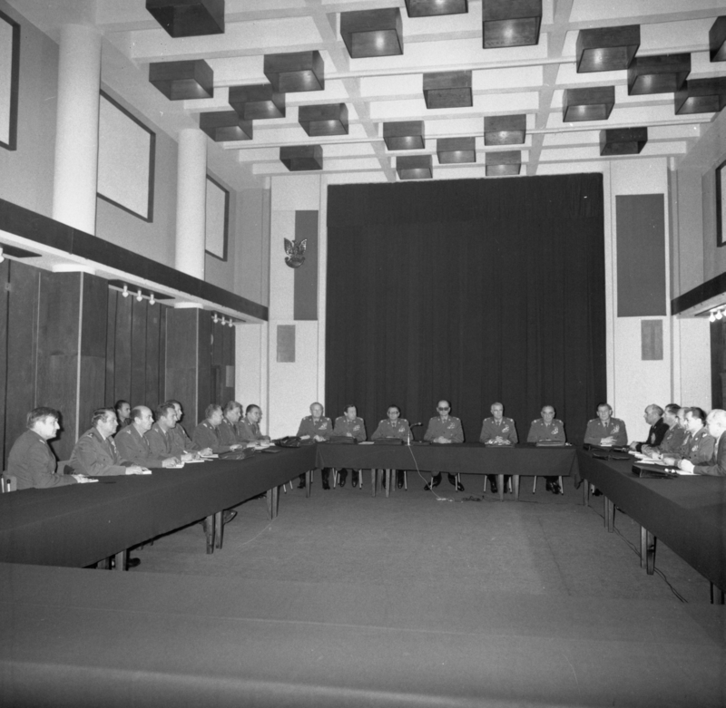 Posiedzenie Wojskowej Rady Ocalenia Narodowego pod przewodnictwem gen. Wojciecha Jaruzelskiego; Warszawa, 14 XII 1981