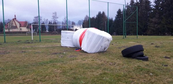 CZERTEŻ. Wtargnęli na stadion i go zdewastowali - Zdjęcie główne