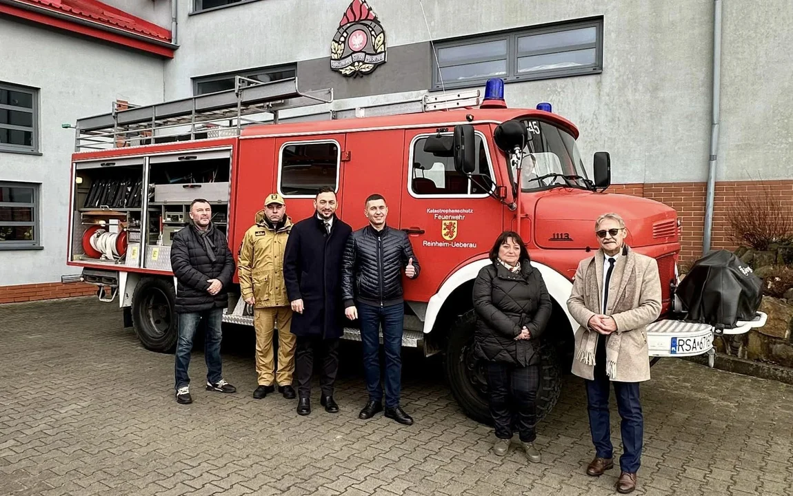 Wzmacnianie międzynarodowej solidarności. Sanok przekazuje wóz strażacki do Drohobycza - Zdjęcie główne