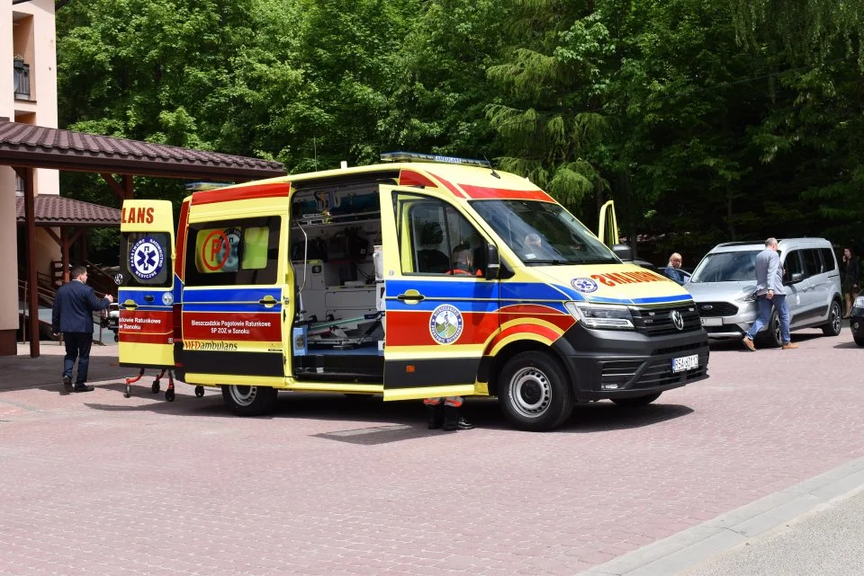 Podstacja Bieszczadzkiego Pogotowia Ratunkowego w Nozdrzcu otrzymała nowy ambulans - Zdjęcie główne