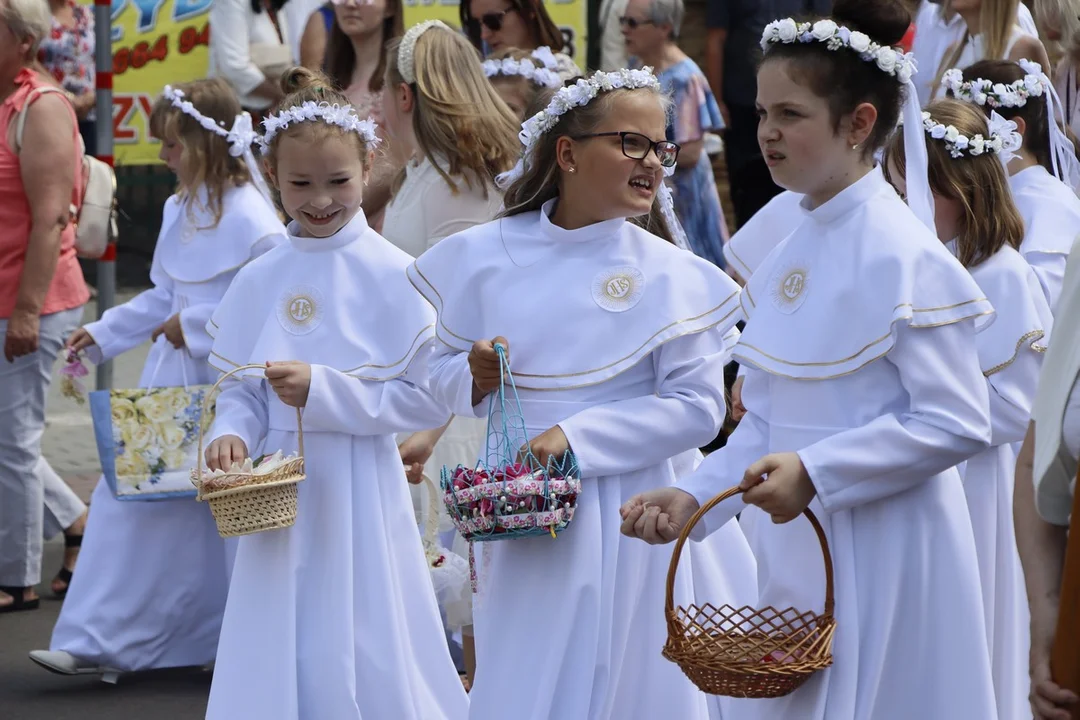 Boże Ciało. Sanoczanie tłumnie uczestniczyli w procesji ulicami miasta [ZDJĘCIA] - Zdjęcie główne