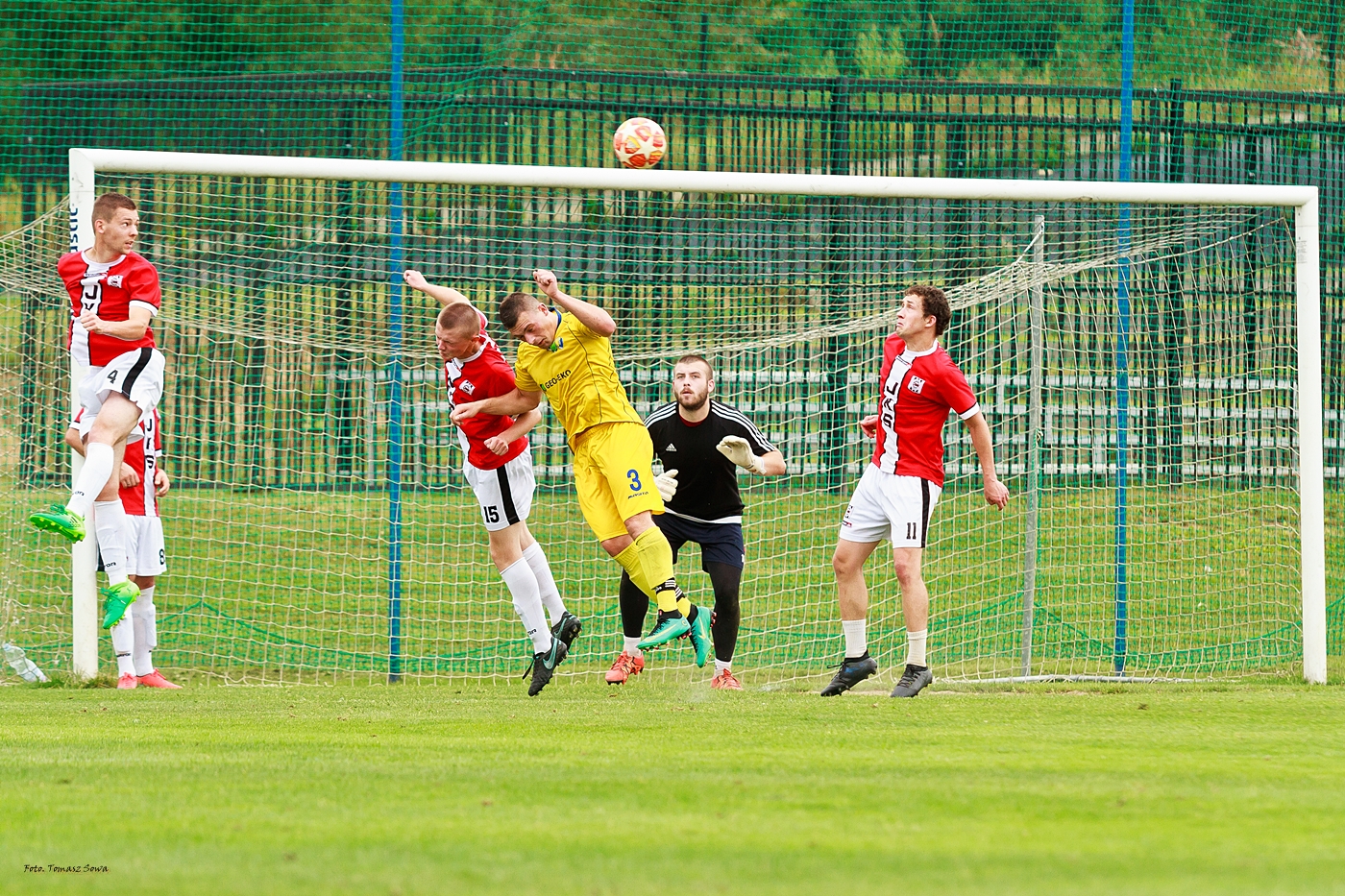 "Zimny prysznic" dla sanockiej drużyny - Geo-Eko Ekoball Stal Sanok 0-3 Czarni Jasło (0-2) [FOTO] - Zdjęcie główne