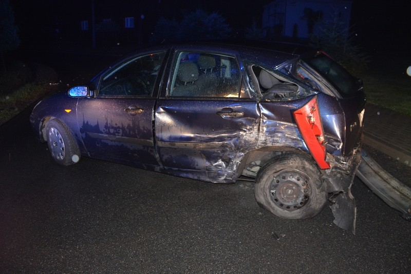 REGION: 19-latek stracił panowanie nad pojazdem i zderzył się z audi [FOTO] - Zdjęcie główne