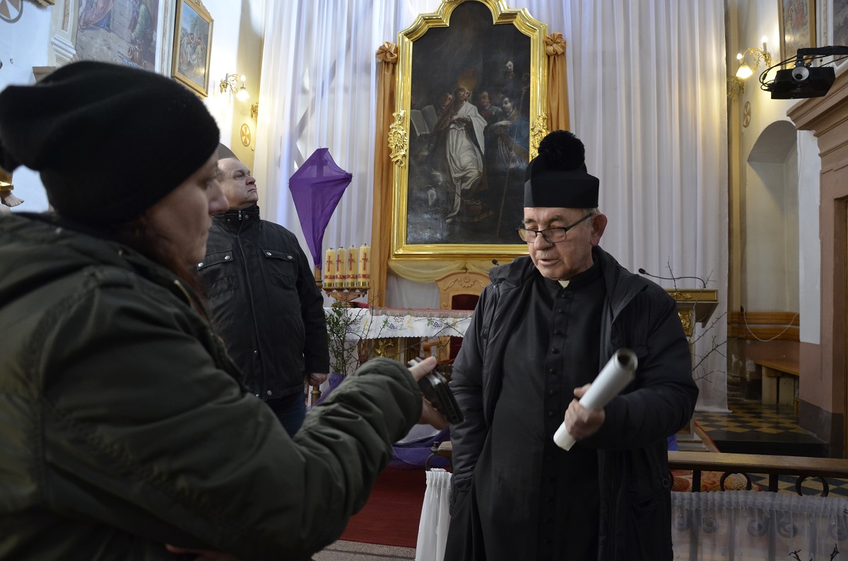 Parafianie z Uherzec Mineralnych zbierają na remont kościoła FOTO - Zdjęcie główne