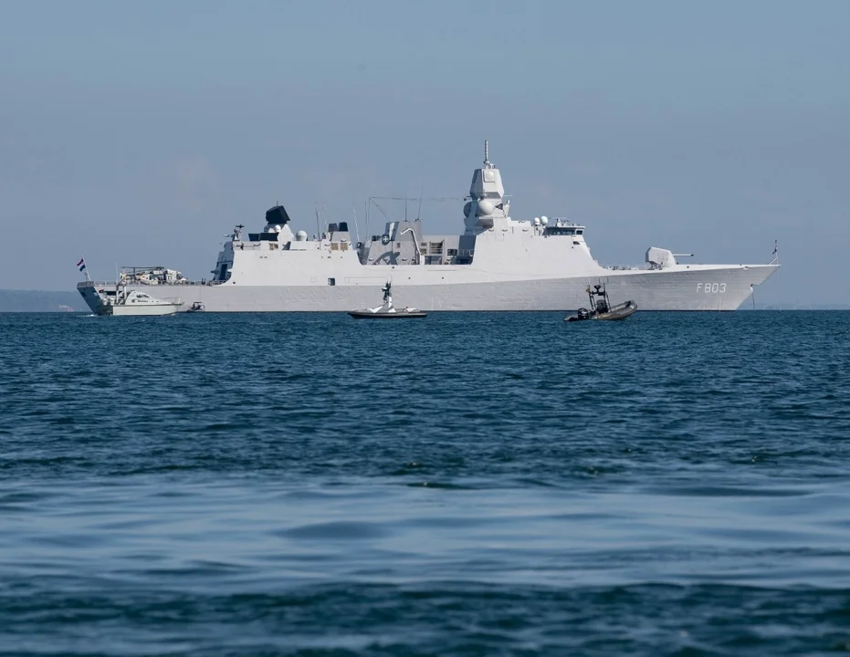 Dwa rosyjskie samoloty myśliwskie niebezpiecznie przeleciały nad okrętami NATO na Morzu Bałtyckim - Zdjęcie główne
