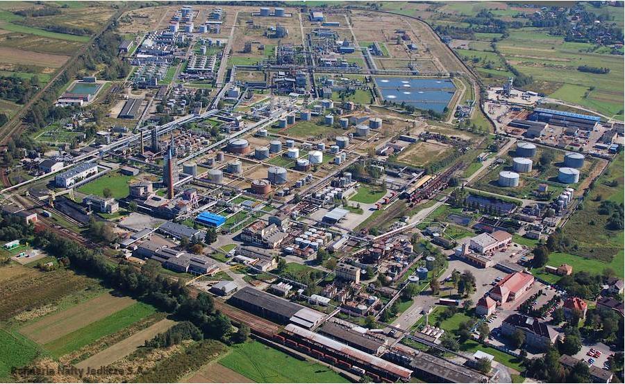 PKN Orlen zwiększy produkcję płynów wirusobójczych i obniży ceny paliw - Zdjęcie główne