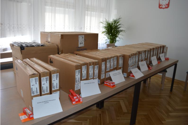 SANOK: Laptopy dla szkół ponadpodstawowych - Zdjęcie główne