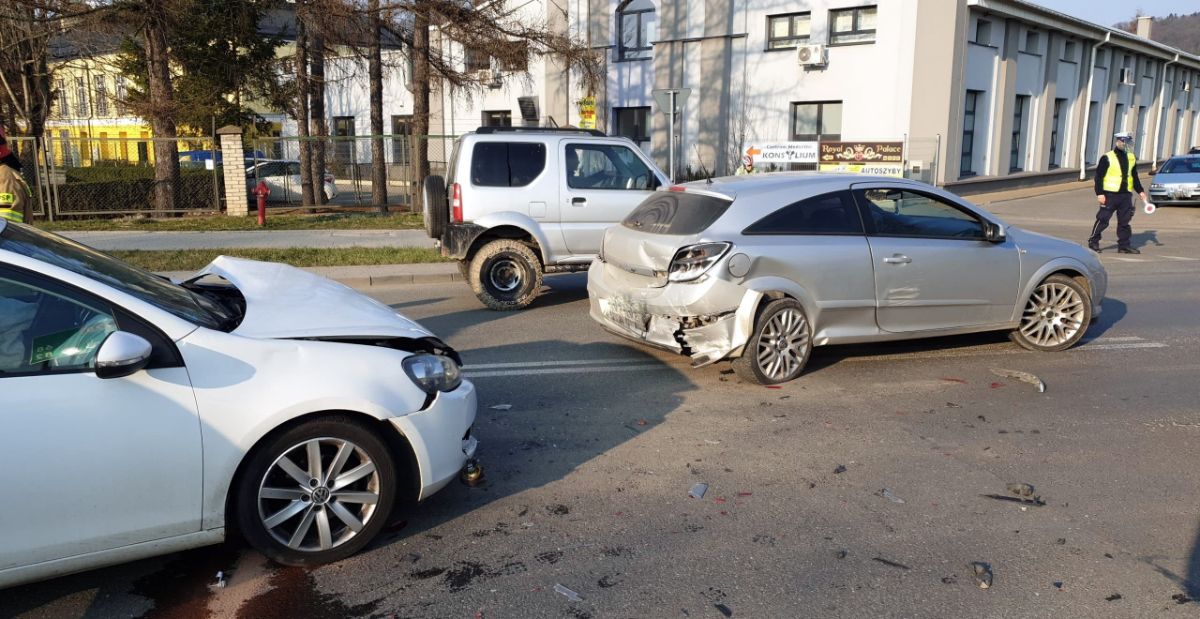 Z OSTATNIEJ CHWILI: Kolizja na ul. Przemyskiej w Sanoku [FOTO] - Zdjęcie główne