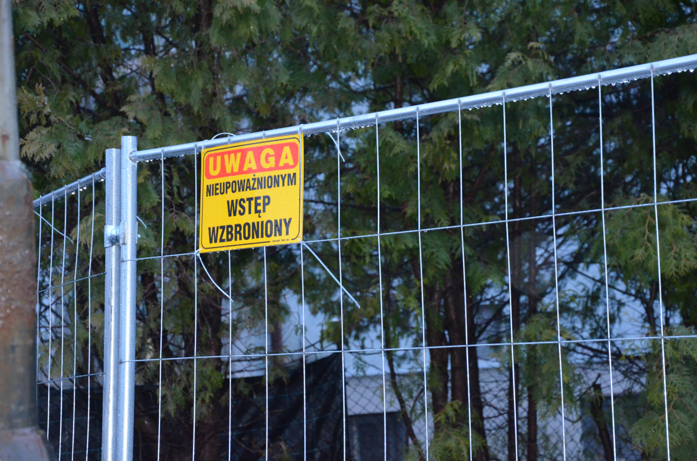 Po dawnym budynku zostało tylko niemiłe wspomnienie