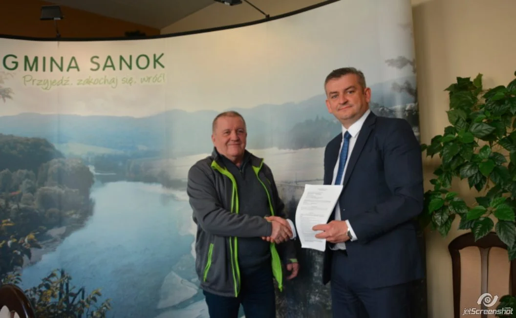 Gmina Sanok podpisała umowę na wykonanie elewacji budynku Klubu Seniora w Mrzygłodzie - Zdjęcie główne