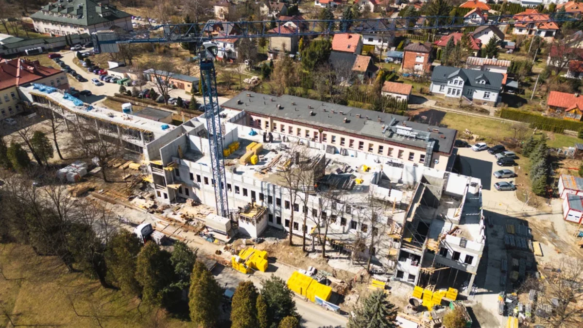 Nowoczesne Centrum Kardiologiczne w Sanoku coraz bliżej. Inwestycja GVM CARINT przekroczyła półmetek - Zdjęcie główne