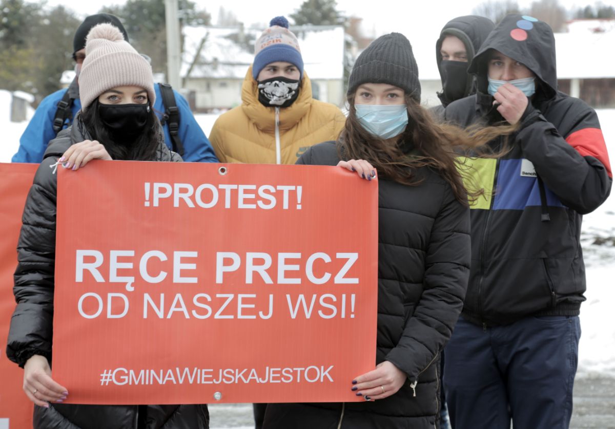 Protest Mieszkańców Gminy Sanok: Nie pozwolimy aby za plecami decydowano o naszym losie! [VIDEO] - Zdjęcie główne