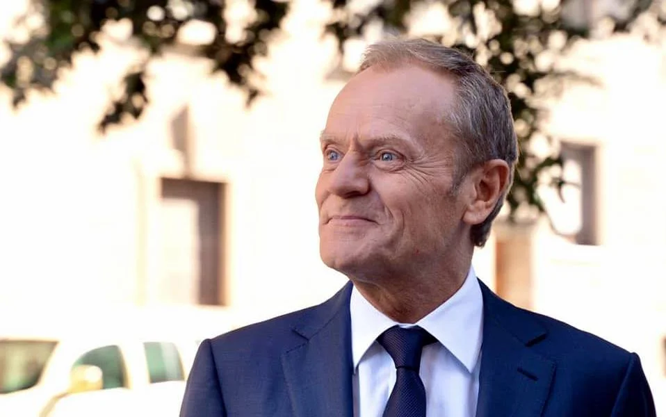 Donald Tusk stracił prawo jazdy. Karę przyjął z pokorą  - Zdjęcie główne