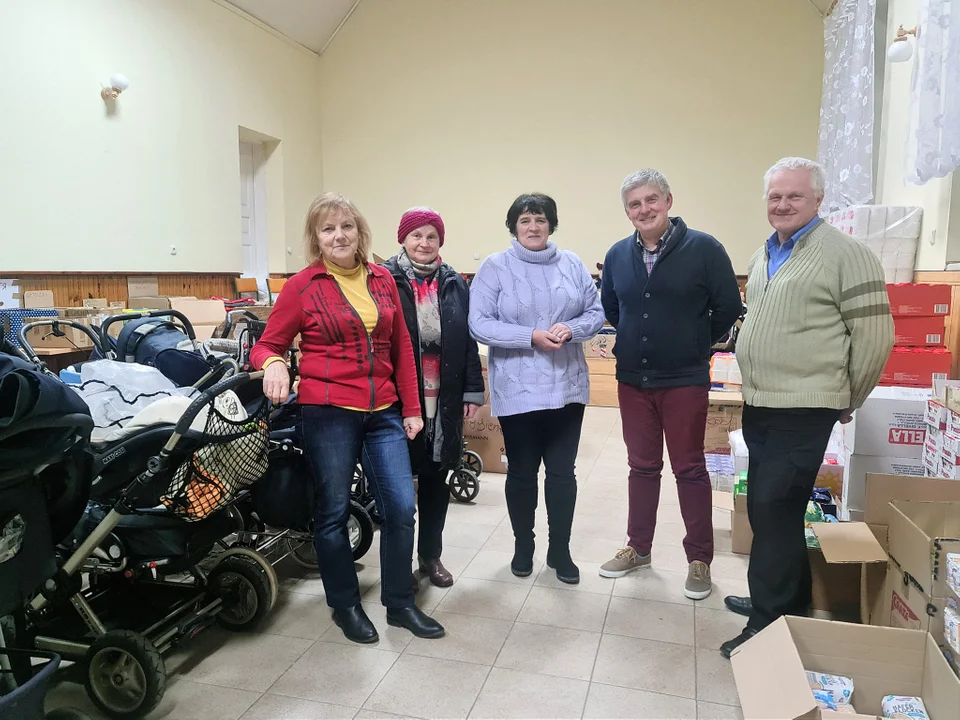 Mieszkańcy Beska nie zawiedli. Mały a wielki powiatowy punkt zbiórki darów dla uchodźców - Zdjęcie główne