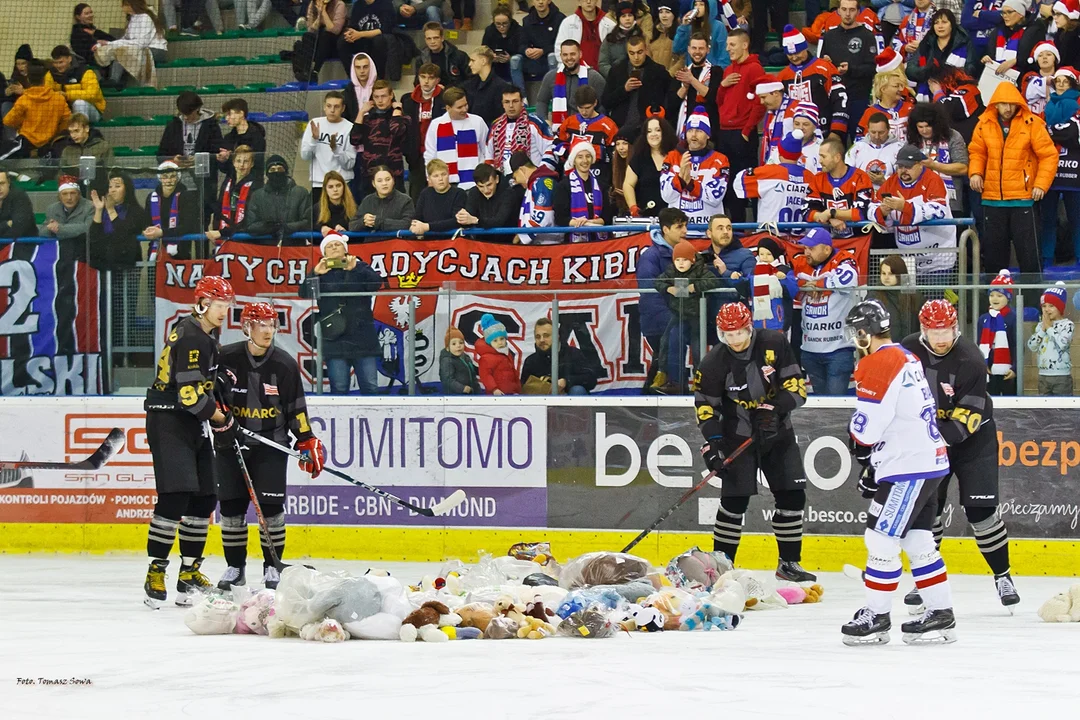 Wysoka wygrana STS Sanok i Teddy Bear Toss na Arenie w Sanoku [ZDJĘCIA+WIDEO] - Zdjęcie główne