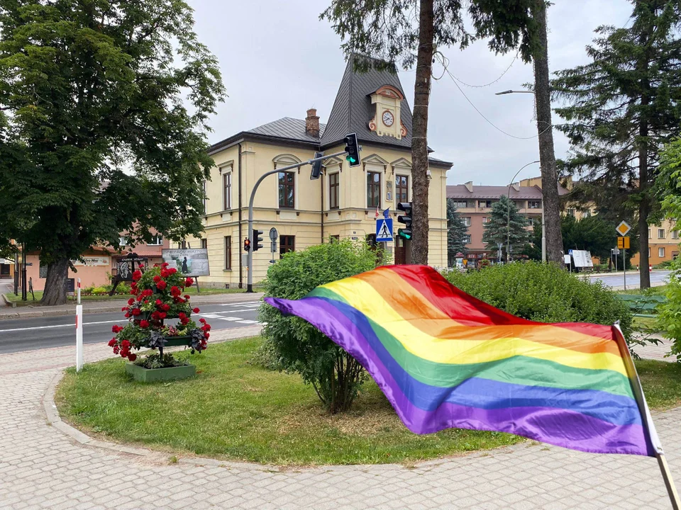 Lesko już nie jest strefą wolną od LGBT. Radni powiatowi podjęli decyzję! - Zdjęcie główne
