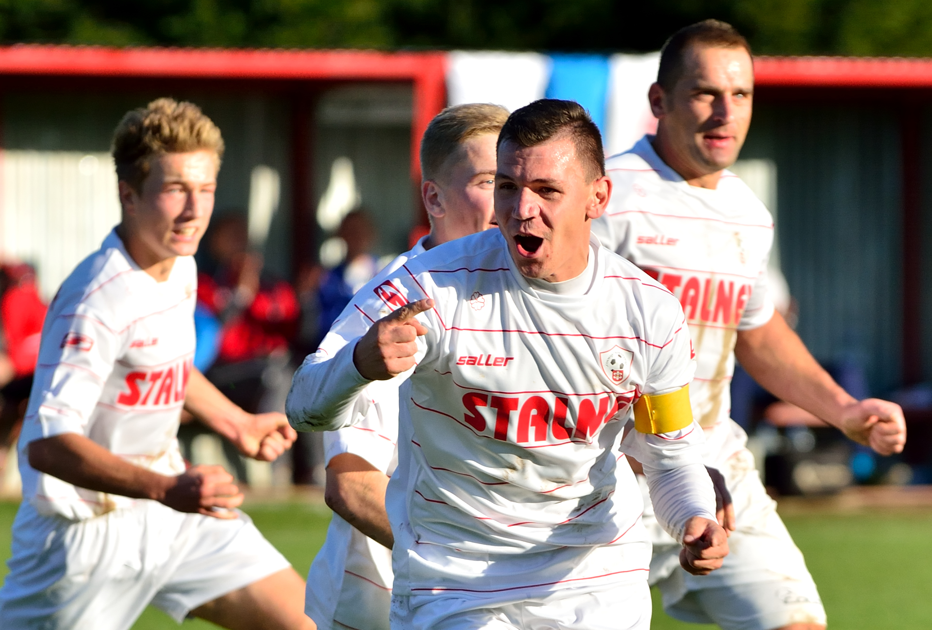 Ucieczka z czerwonej strefy - Zdjęcie główne