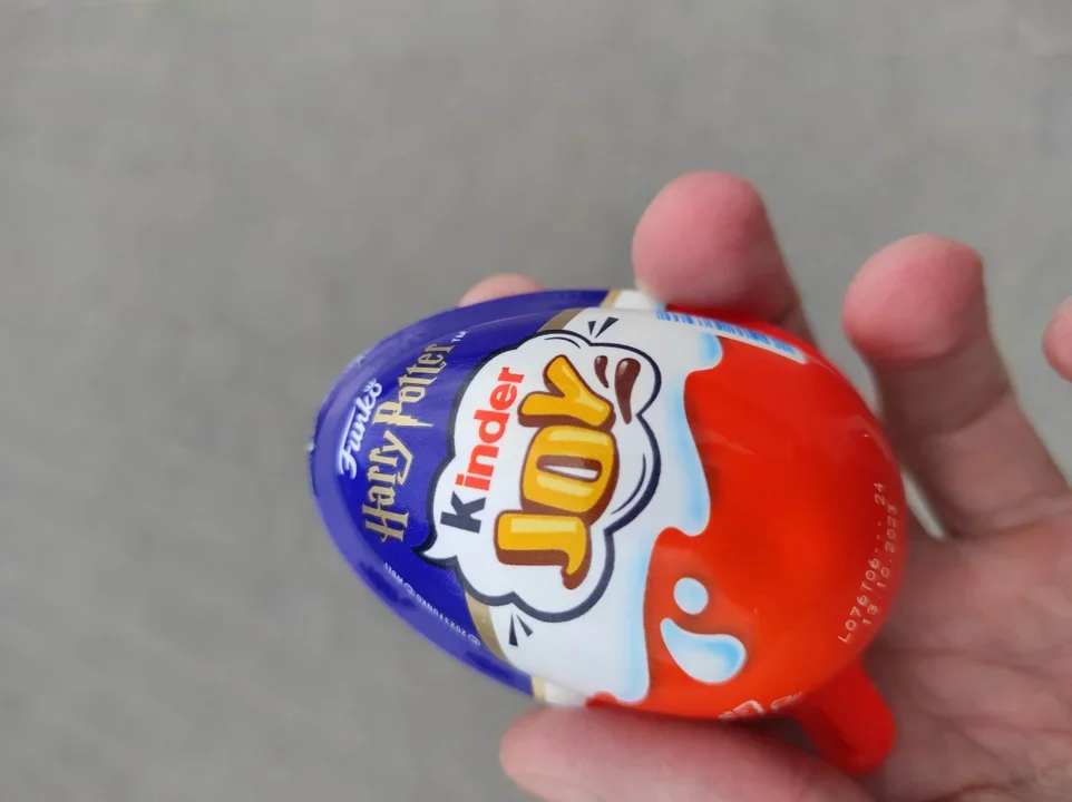 Polskę ogarnął szał na jajka Kinder Joy Harry Potter. Internauci znaleźli sposób jak kupić jajko z figurką. A jak jest w Sanoku? - Zdjęcie główne