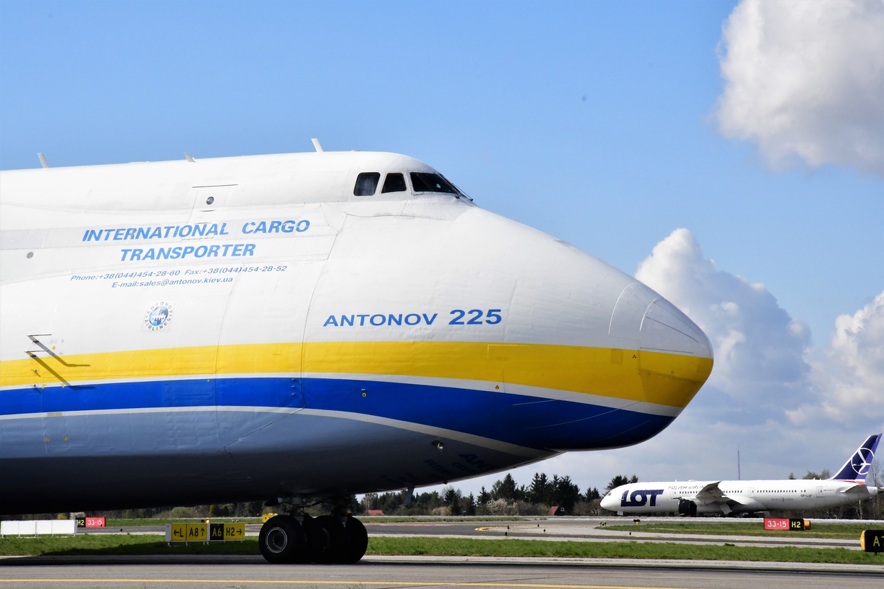 Zobacz lądowanie największego samolotu świata na lotnisku w Jasionce! [RELACJA NA ŻYWO, ZDJĘCIA] - Zdjęcie główne