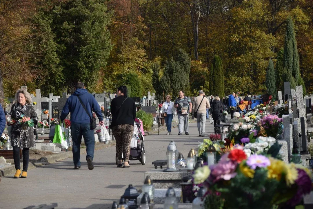 Za taką kwotę nie zorganizujesz pogrzebu. Będzie wyższy zasiłek? - Zdjęcie główne