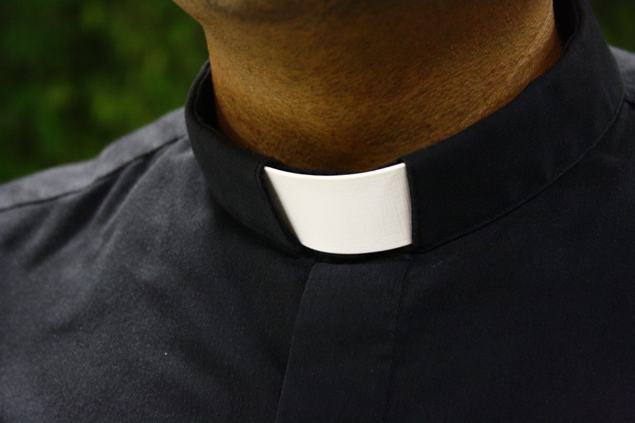 Katecheta uderzył dziewczynkę na lekcji religii! - Zdjęcie główne