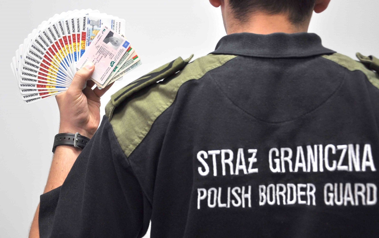 Kupiła za 3,5 tyś euro dowód osobisty - na jego podstawie chciała dotrzeć do Niemiec - Zdjęcie główne