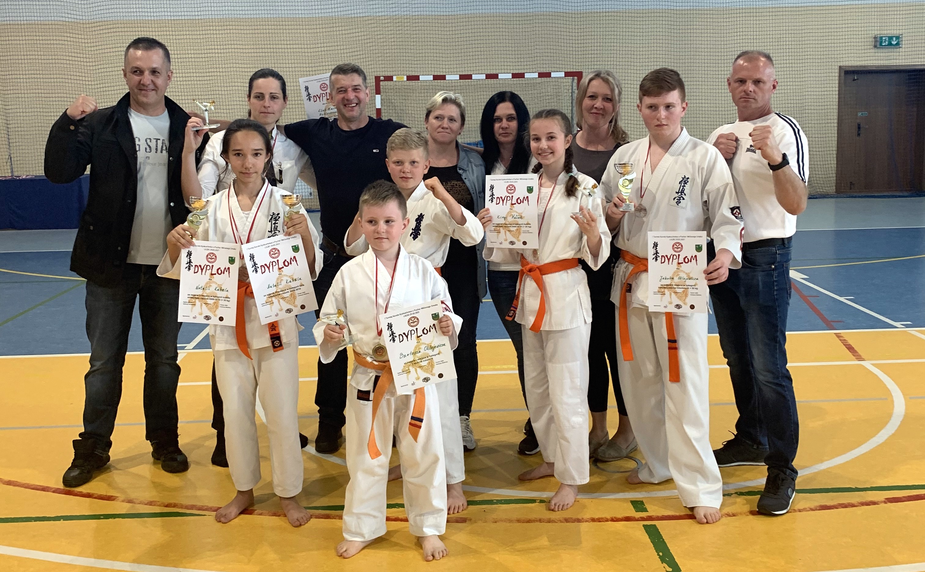 UKS Karate Kyokushin Kumite Niebieszczany ze srebrem drużynowym! [ZDJĘCIA] - Zdjęcie główne