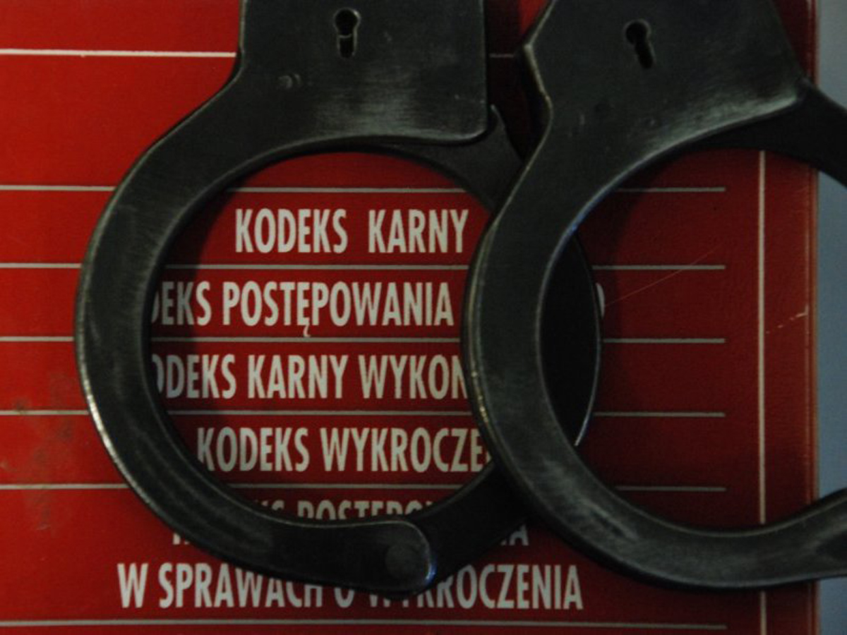 Nie podał jej herbaty. Zadzowniła po pogotowie - Zdjęcie główne