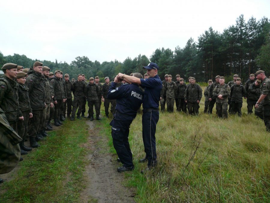 Podkarpacie. Szkolenie Wojsk Terytorialnych przez policjantów [FOTO]  - Zdjęcie główne