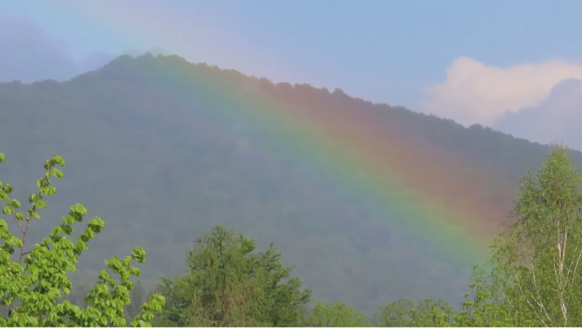 BIESZCZADY: Przepiękna tęcza nad Tołstą [VIDEO] - Zdjęcie główne