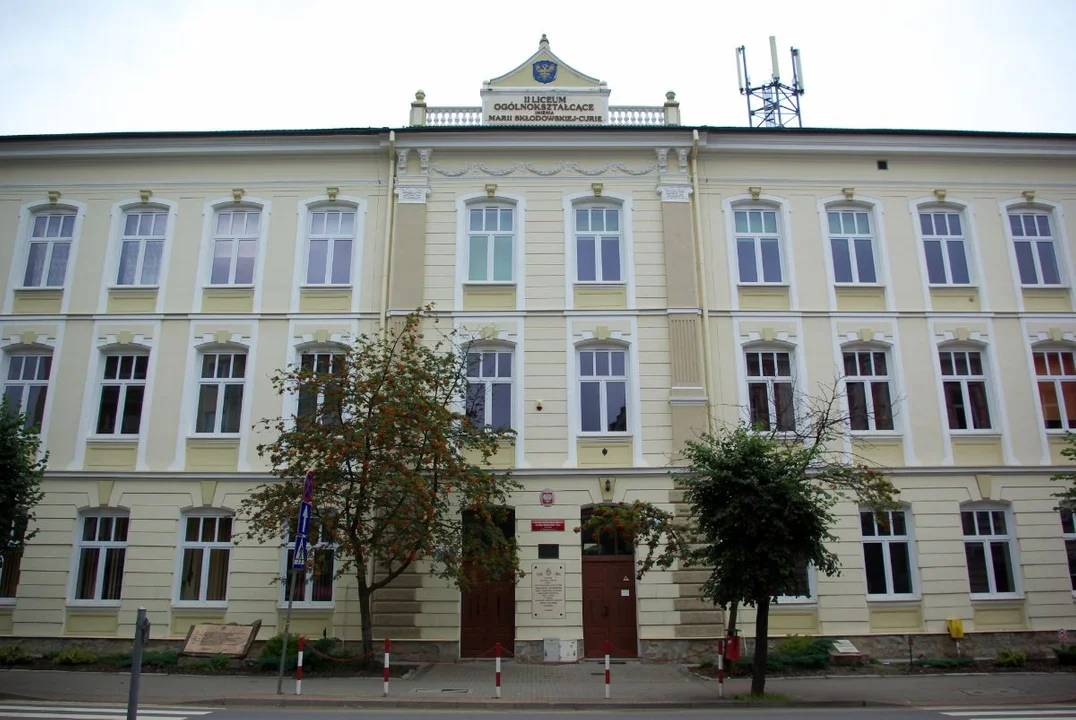 Powiat Sanocki podpisał umowy na modernizację infrastruktury edukacyjnej - Zdjęcie główne