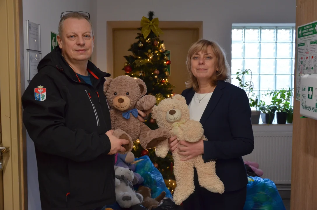 Misie zebrane podczas Teddy Bear Toss są już w Bieszczadzkim Pogotowiu Ratunkowym w Sanoku [ZDJĘCIA,WIDEO] - Zdjęcie główne