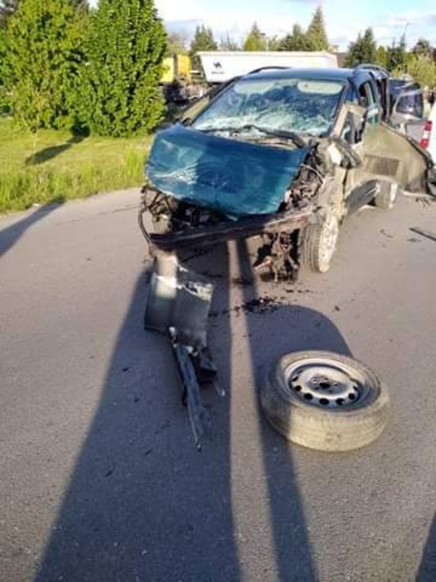 PODKARPACIE. 18-latek zignorował znak STOP i wjechał na skrzyżowanie [FOTO+VIDEO] - Zdjęcie główne