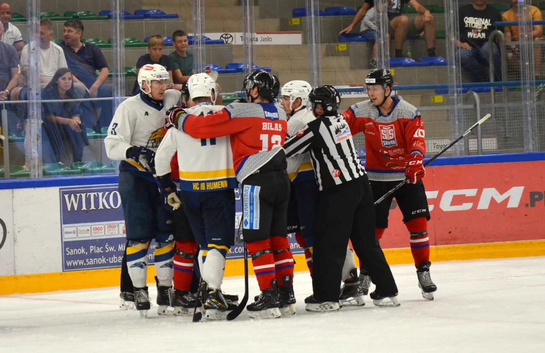 Texom STS Sanok przegrywa z HC 19 Humenné w zaciętym sparingu 2:3 - Zdjęcie główne