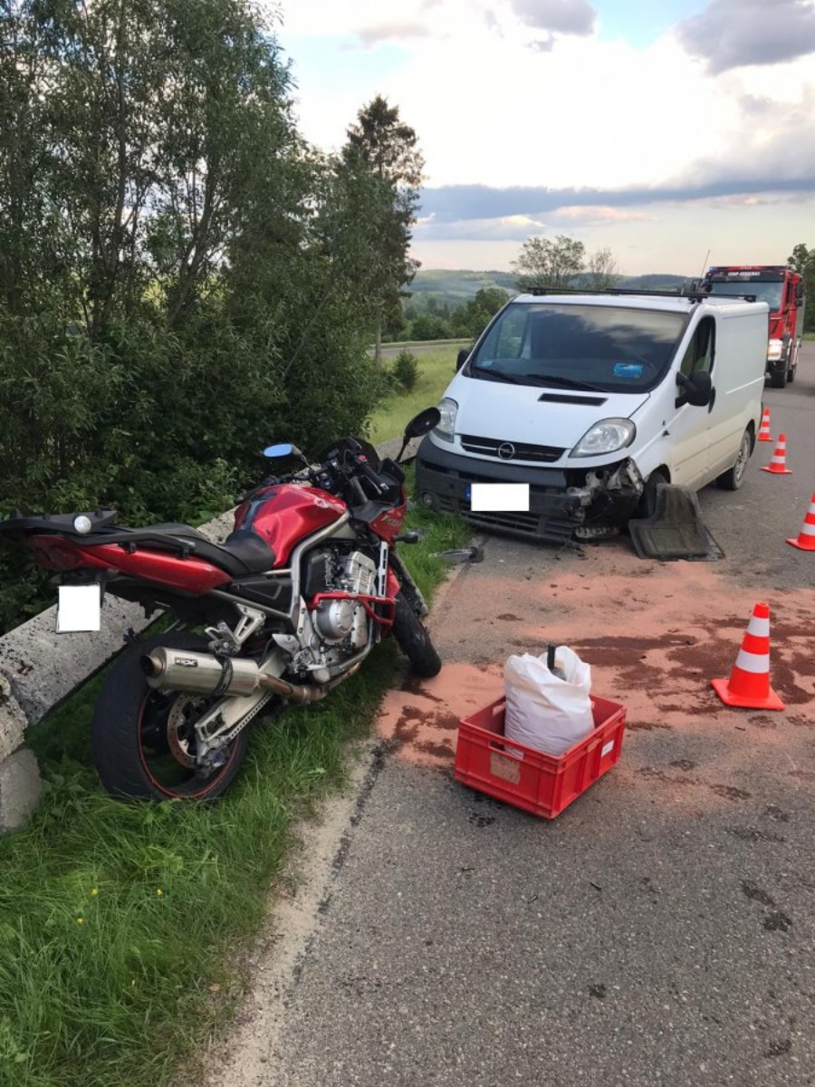 IZDEBKI: Wypadek z udziałem motocyklisty [FOTO] - Zdjęcie główne