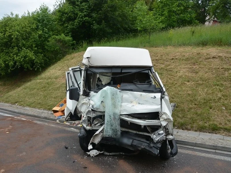 Podkarpacie. Tragiczny wypadek. 75-letni kierujący busem zderzył się samochodem ciężarowym - Zdjęcie główne