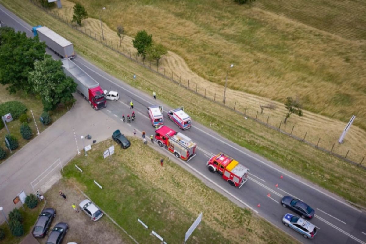 REGION: Zderzenie dwóch ciężarówek i dwóch osobówek - Zdjęcie główne
